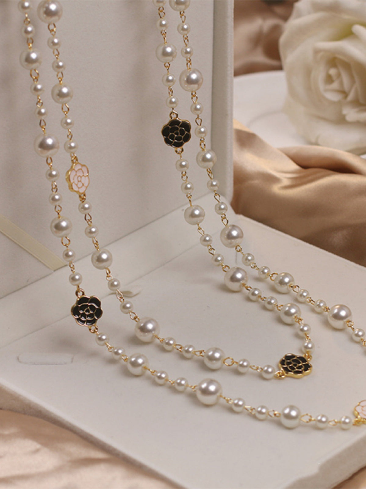 Yaoyizun Camellia Pearl Necklace 2024 New Arrival Light Luxury Temperament Double Layer Twin Sweater Chain Long