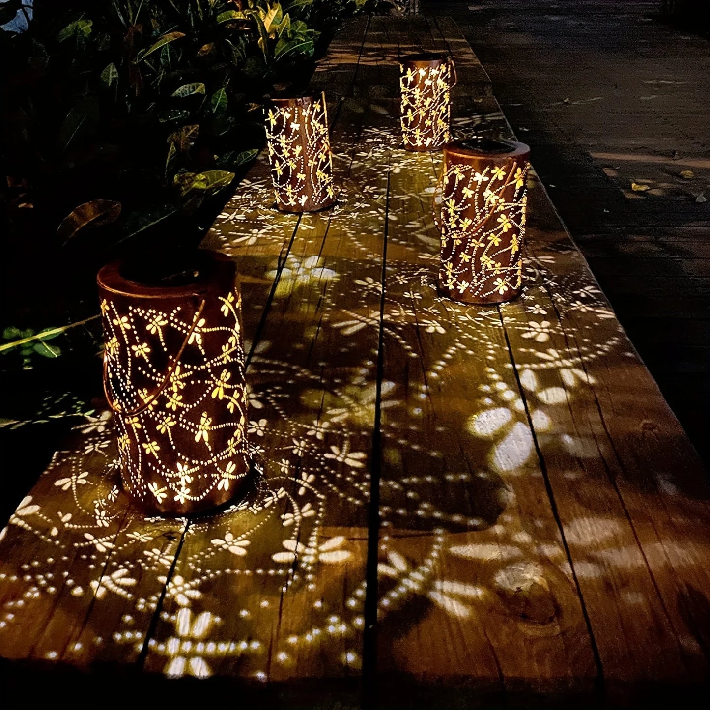 1pcs Solar Outdoor Hanging Light, Dragonfly Element Solar Light, Outdoor Waterproof Garden Decorative Light, Metal Lanterns
