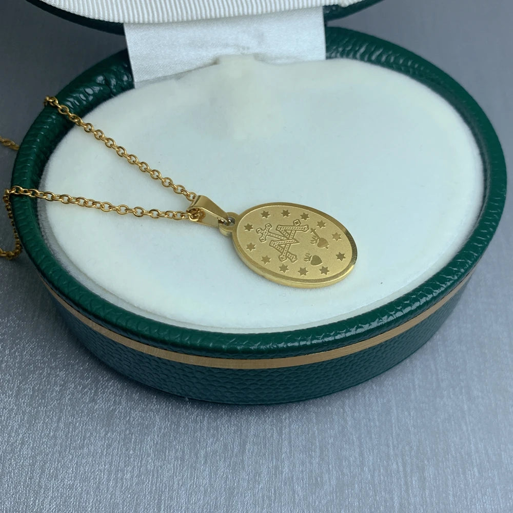 Women 18k Gold Plated White Shell Oval Medal Religious Virgin Mary Pendant Round Stainless Steel Imitation Necklaces