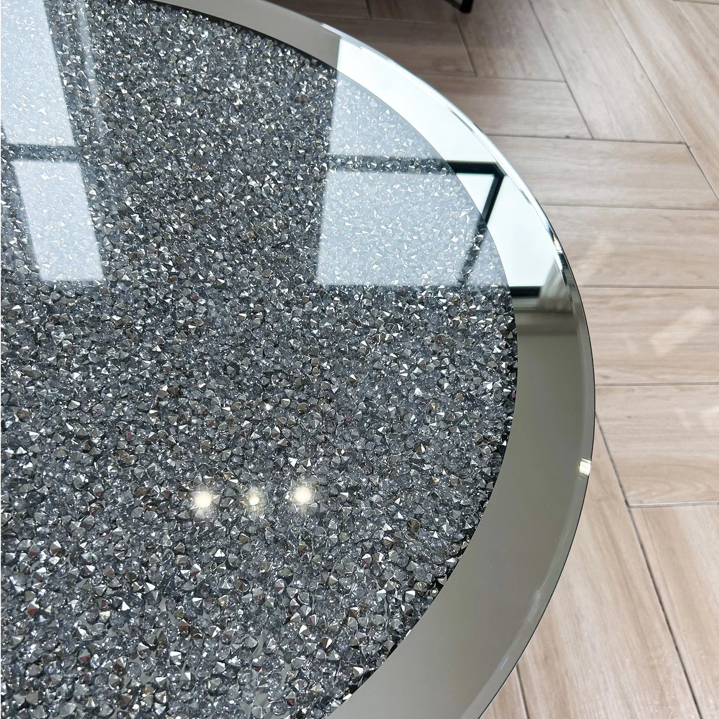 Wisfor Silver Round Copper-Free Mirrored Flat Glass Diamond Inlay Top MDF Board Coffee Tables/Net Weight: 19.95kg/ 43.98 lbs/Weight Capacity: 50kg/ 110.23 lbs/Dimension: L x H 80x46.5cm/ 31.5x18.3 inch
