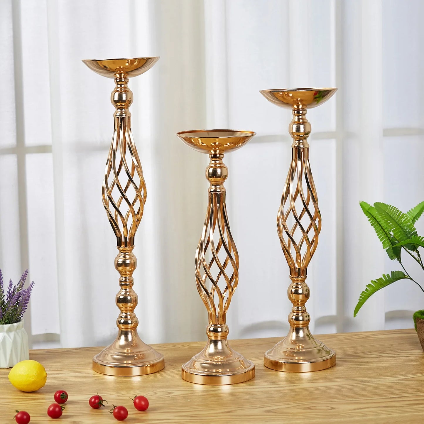 Classic Gold Plated Twisted Road Iron Cup Column-Ball Candleholders