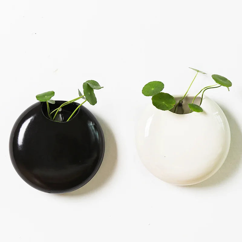 No-EN-Name-Null Indoor Corrosion Resistant Handmade Porcelain Ceramic Black-White Round Shaped Wall Mounted Hanging Flowerpots Planters
