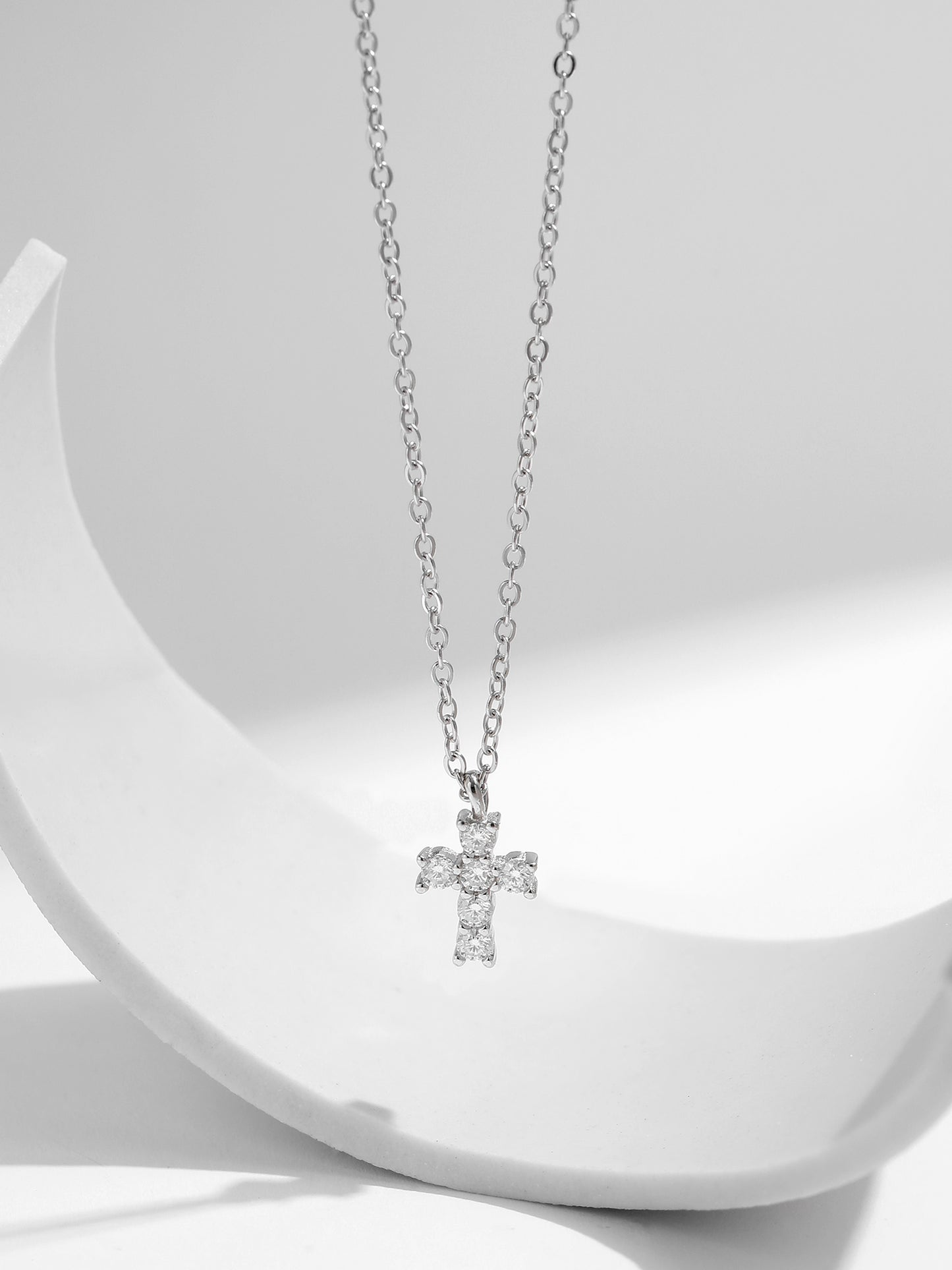 MODIAN Women Fine Jewelry Exquisite Moissanite 925 Sterling Silver Metal Inlaid Diamond-Like Gemstones Small Cross Pendant Chain Necklaces