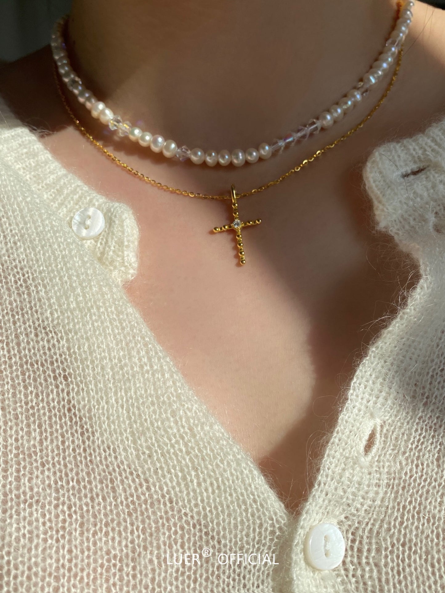 LUER Women Fine Imitation Sterling Silver All-Match Silver-Gold-Plated Ball Clear White Diamond-Like Gemstone Cross Pendant Clavicle Chain Necklaces