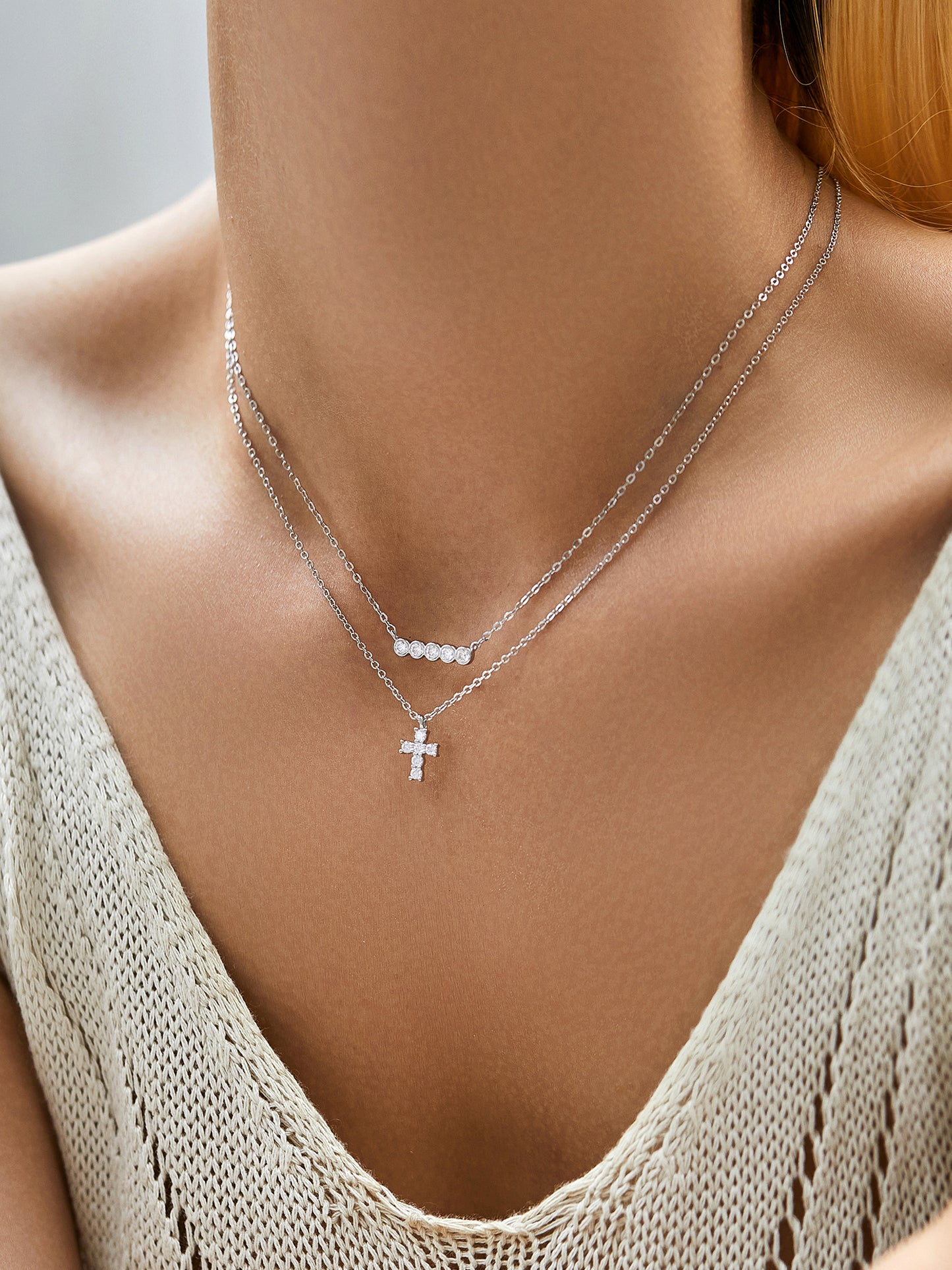 MODIAN Women Fine Jewelry Exquisite Moissanite 925 Sterling Silver Metal Inlaid Diamond-Like Gemstones Small Cross Pendant Chain Necklaces