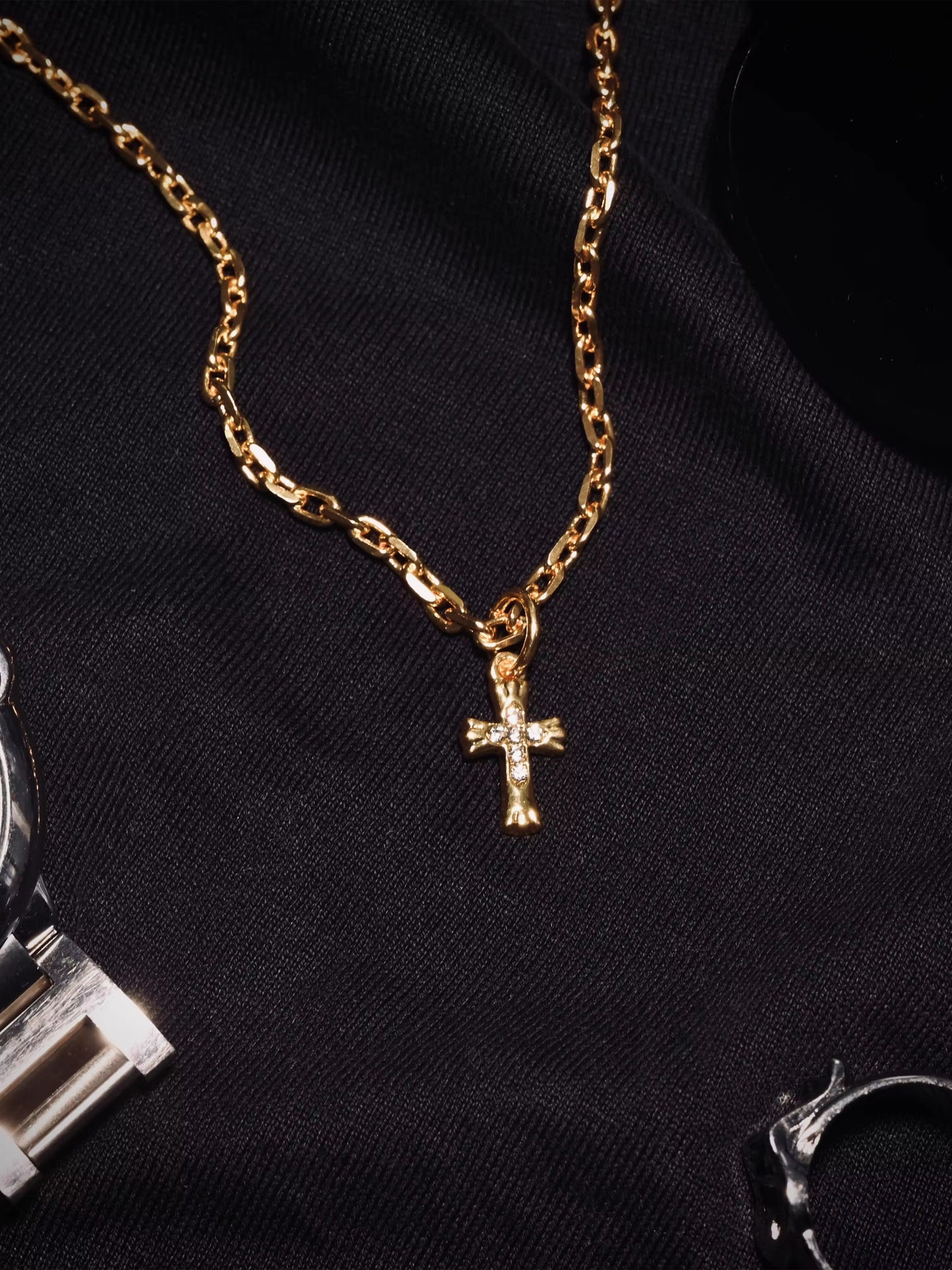 MR.L Unisex Fine Imitation Titanium Steel Metal Small Short Cross Pendant Shaped Couple's Clavicle Chain 18K Gold-Plated Inlaid Artificial Diamond-Like Clear White Semi-Precious Gemstones Necklaces