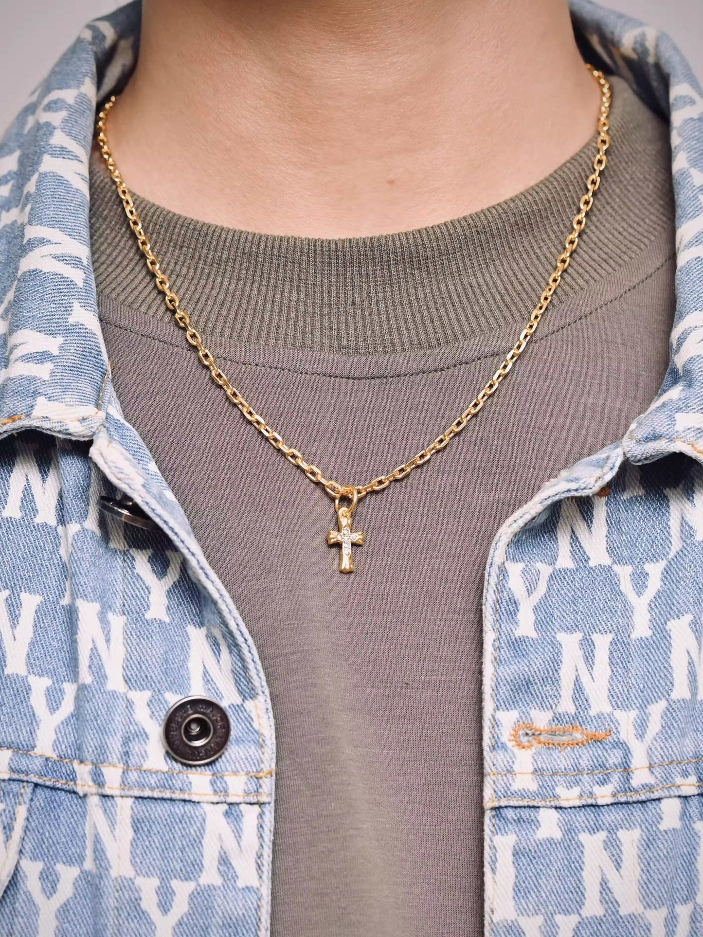 MR.L Unisex Fine Imitation Titanium Steel Metal Small Short Cross Pendant Shaped Couple's Clavicle Chain 18K Gold-Plated Inlaid Artificial Diamond-Like Clear White Semi-Precious Gemstones Necklaces