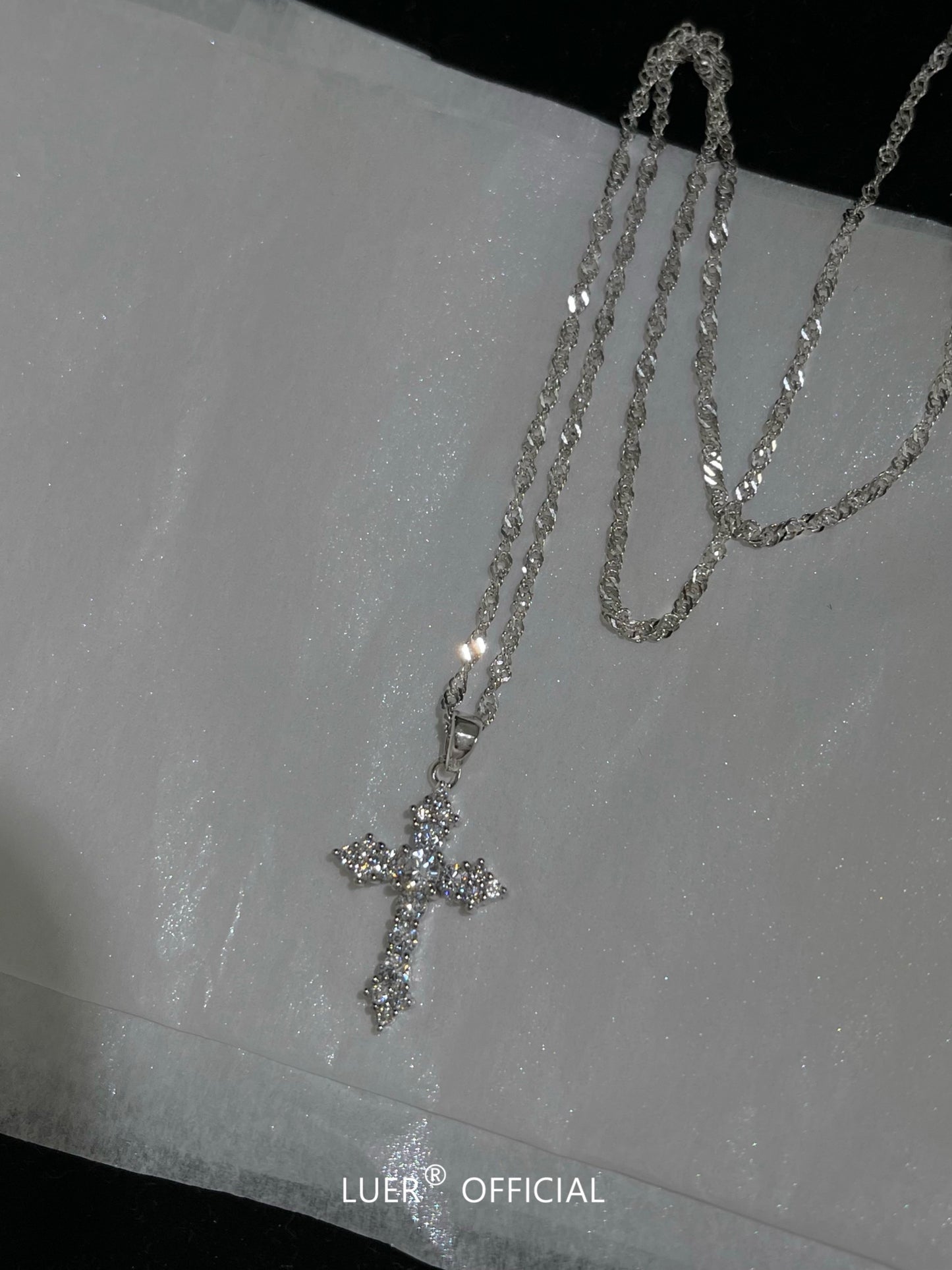 LUER Women Fine Imitation Sterling Silver Water Wave Textured Clavicle Chain Gold-Plated Inlaid Zircon Artificial Semi-Precious Clear White Shiny Diamond-Like Gemstones Cross Pendant Necklaces/Colors-Gold/Clear/White/Silver