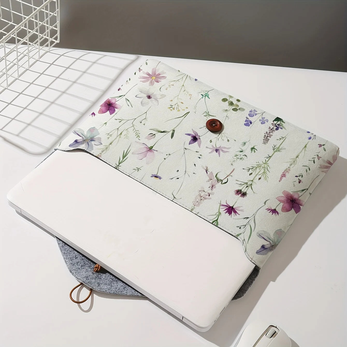 No-EN-Name-Null Adults Unisex Casual Lightweight Printed Floral Bouquet White Background Design One Handle Option Loop-Button Snap Soft Polyester Fabric Cover-Lining Laptop-Tablet Single Compartment Briefcases