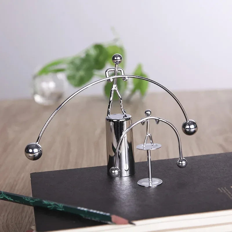 MOONBIFFY Modern Silver Steel Metal Balancing Ball Swinging Weightlifting Small Iron Man Desktop Paperweights Executive Toys