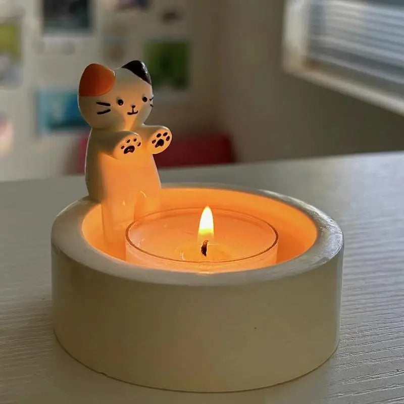No-EN-Name-Null Cartoon Cute White-Beige Kitten Warming Its Paws Tea Light Polyresin Round Shaped Candle Holders