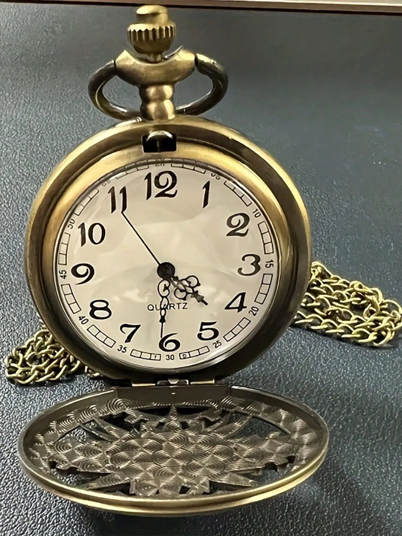 RUNERR Adults Antique Quartz Digital Display Glass Face Round Shaped Bronze Metal Alloy Case Steampunk Front Hallow-Out Gear Movement Design Pendant Chain-Pocket Watches