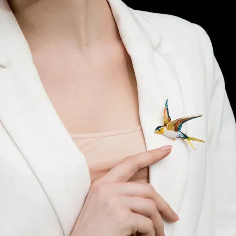 MIHJUSFDH Adults Korean Ethnic Imitation Aluminum Metal Alloy Blue-Black Rhinestone Swallow Bird Enamel Craft Design Brooch Lapel Pins