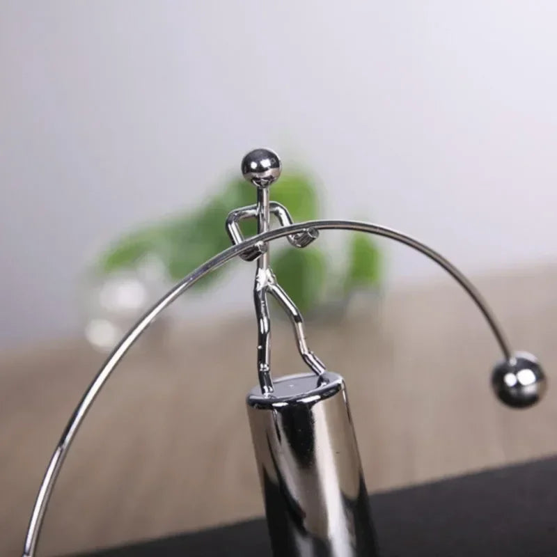 MOONBIFFY Modern Silver Steel Metal Balancing Ball Swinging Weightlifting Small Iron Man Desktop Paperweights Executive Toys