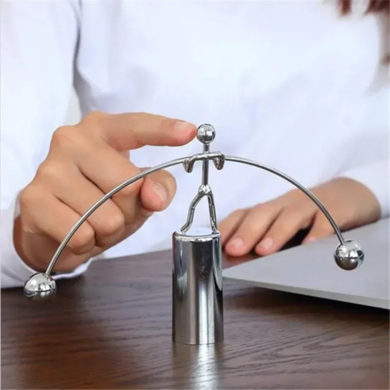 MOONBIFFY Modern Silver Steel Metal Balancing Ball Swinging Weightlifting Small Iron Man Desktop Paperweights Executive Toys