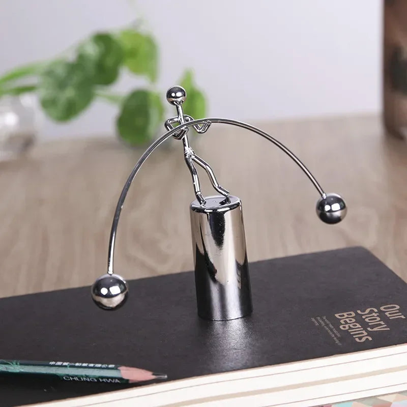 MOONBIFFY Modern Silver Steel Metal Balancing Ball Swinging Weightlifting Small Iron Man Desktop Paperweights Executive Toys