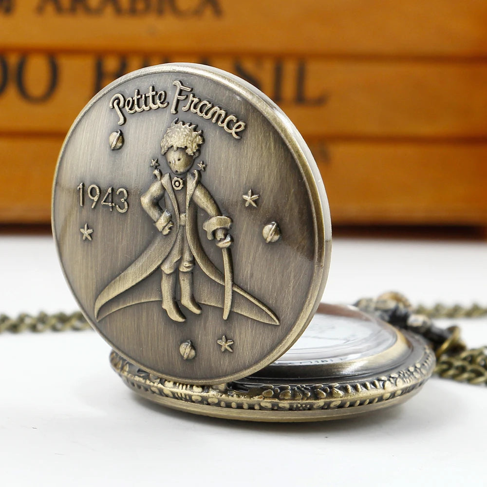 SHUHANG Adults Quartz Analog Display Antique Brown-Bronze Round Shaped Metal Alloy Case Acrylic Face Arabic Numeral Engraved Petite France 1943 Year-Night Sky-Stars-Planets Background Little Boy Holding A Sword In His Hand Design Chain-Pocket Watches