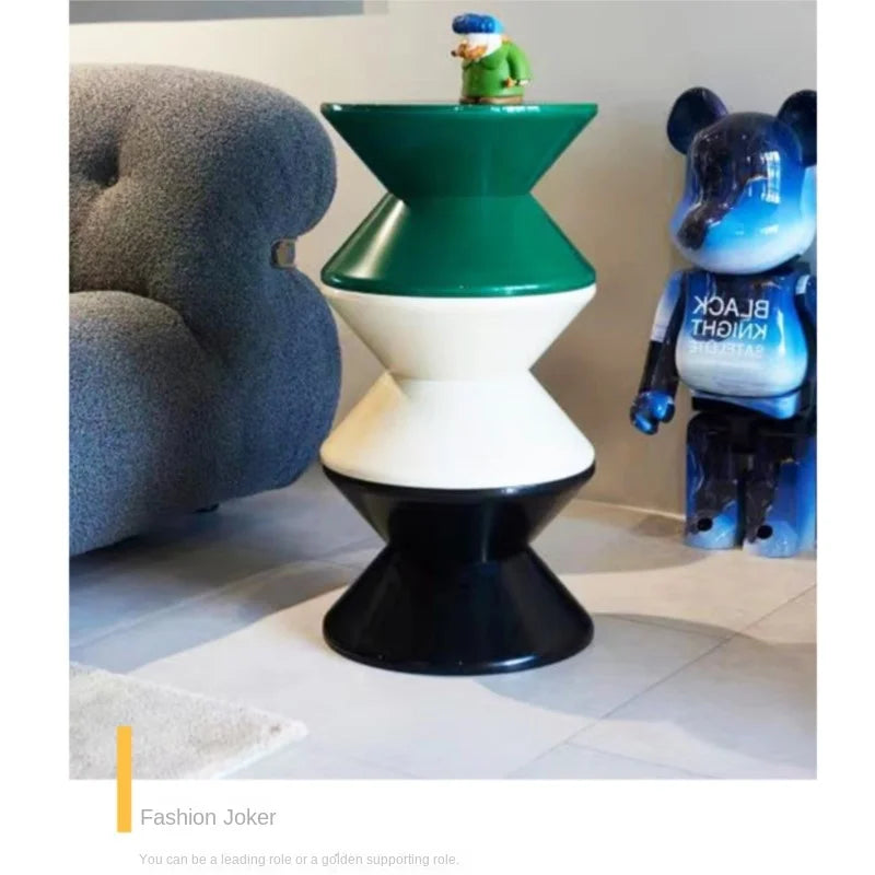 ZISIZ Customized Classic Antique Black Round Shaped PP Hard Flat Plastic Stackable Easy Storage Foldable Low Stools/Colors-White/Green/Red/Orange/Black