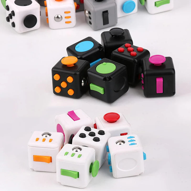 No-EN-Name-Null Handheld Multicolor Plastic Square Shaped Stress-Relief Decompression Dice Executive Toys/Ages: 14-18 Years Old + Older/Colors-Black/White/Multicolor/Dots